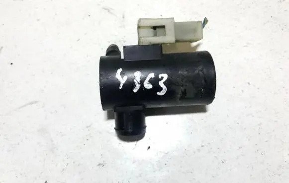 Suzuki Grand Vitara II Windscreen/windshield washer pump