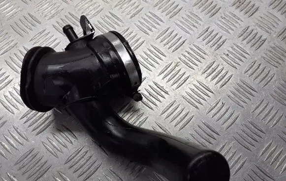 Renault Megane II Air intake duct part H8200242825