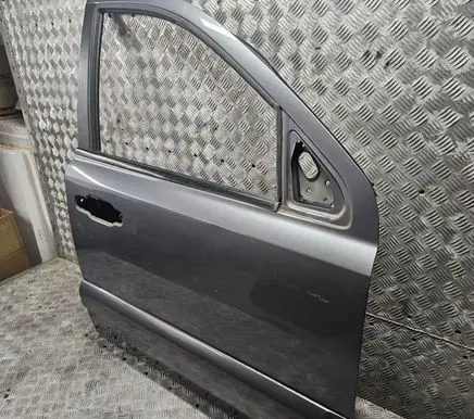 KIA Sorento Front door