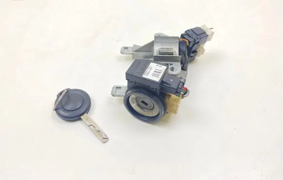 Mitsubishi Colt Ignition lock MR955230 5WK45107 MR587813