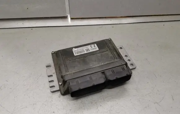Nissan Almera Tino Engine control unit/module MEC32410