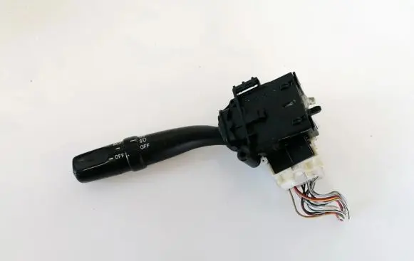 Toyota Avensis Verso Indicator stalk 173650
