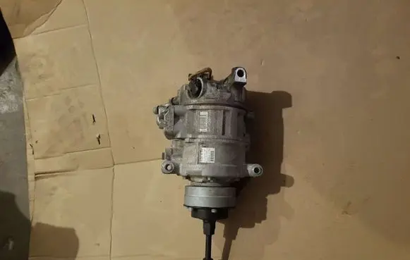 Audi A8 S8 D4 4H Air conditioning (A/C) compressor (pump) 4H0260805G