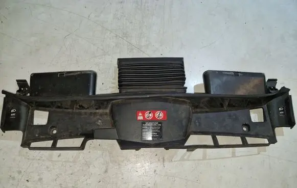 Mercedes-Benz E W212 Radiator trim A2125000555