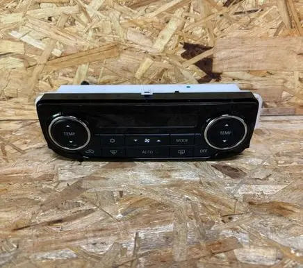 Mitsubishi Outlander Climate control/heater control trim 7820B061XA