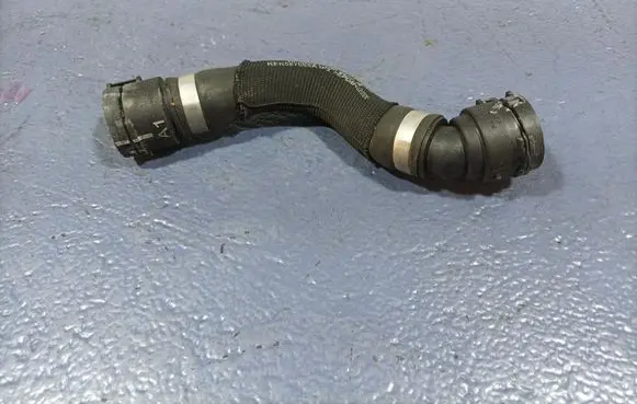 Mercedes-Benz AMG GT R190 C190 Engine coolant pipe/hose A2905014600