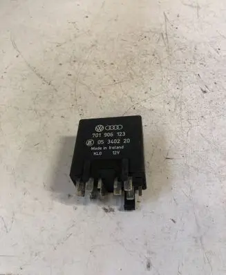 Volkswagen Transporter - Caravelle T4 Glow plug pre-heat relay 701906123 05340220