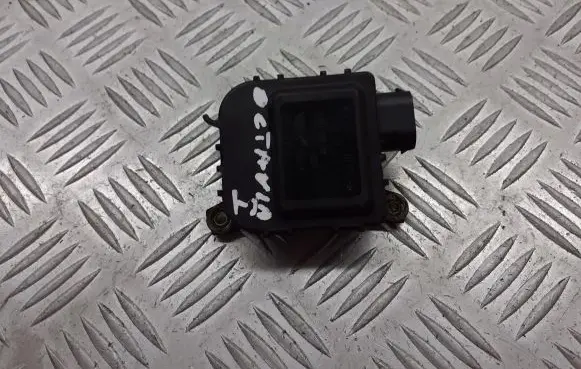 Skoda Octavia Mk1 (1U) A/C air flow flap actuator/motor 8D2820511C