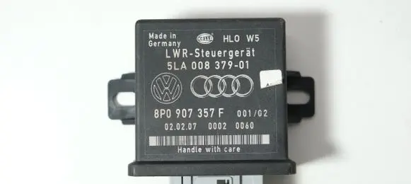 Audi Q7 4L Light module LCM 8P0907357F 5LA00837901