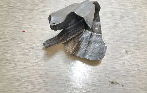 Volvo XC90 Heat shield in engine bay 31293835
