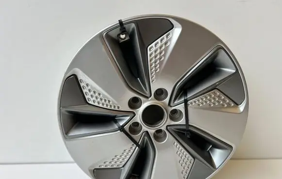 Hyundai Kona I R17 alloy rim 52910-K4000