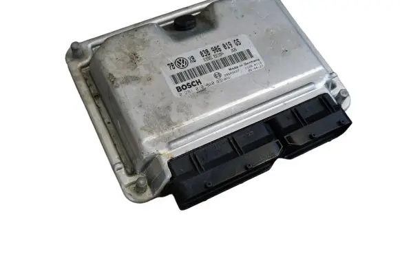 Volkswagen PASSAT B5 Engine control unit/module 038906019GS 28SA5627 0281010940