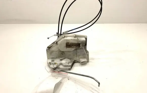 Suzuki Swift II Front door lock 82202-69LA1