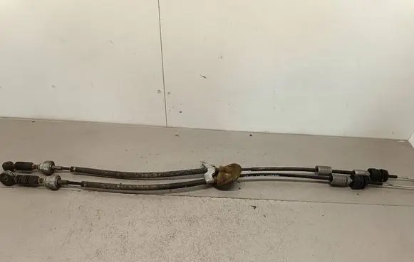 Gear shift cable linkage