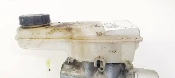 Brake fluid reservoir