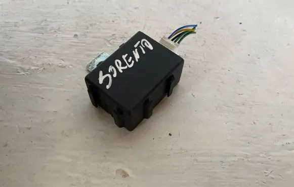 KIA Sorento Immobilizer control unit/module 0K2NC677B0 2860553953