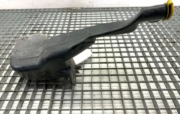Opel Astra H Windshield washer fluid reservoir/tank 