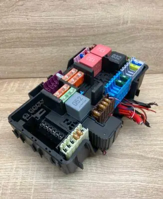 Mercedes-Benz C W205 Fuse module A2059068501 A2055400840