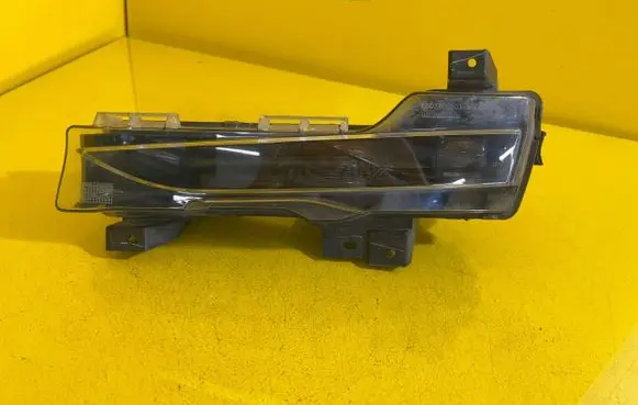 Tesla Model 3 Headlight/headlamp 1077395-00-D
