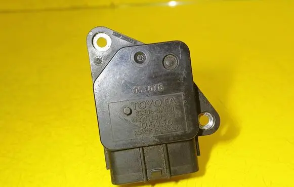Toyota Avensis T250 Mass air flow meter 222040N010 MB1974003070