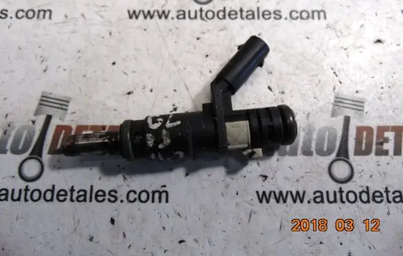 Mercedes-Benz GL X164 Fuel injector A2720780249