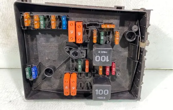 Volkswagen Caddy Fuse module 1k0937125a