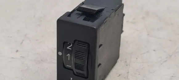 Toyota Aygo AB10 Headlight level height control switch