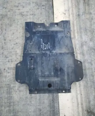 Land Rover Discovery 3 - LR3 Engine splash shield/under tray