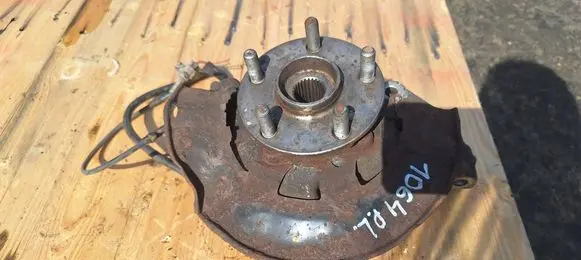 Toyota Prius (NHW20) Front wheel hub