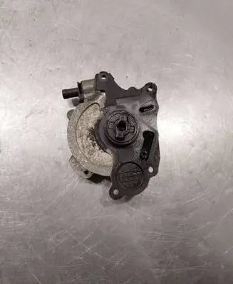Volkswagen Polo V 6R Vacuum pump 03l100d