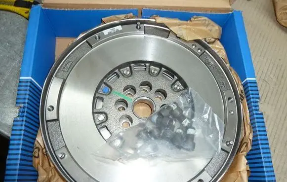 Opel Zafira B Dual mass flywheel 2294701025