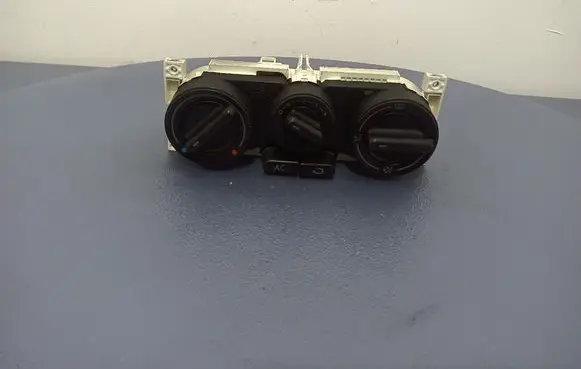 Volkswagen New Beetle Climate control unit 1C0820045E