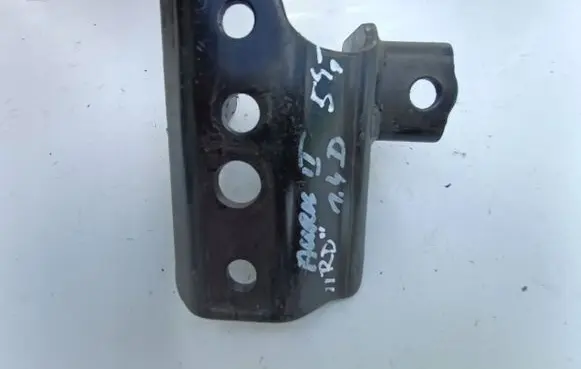 Toyota Auris E180 Engine mount bracket APAPODUSZKASILNIKA