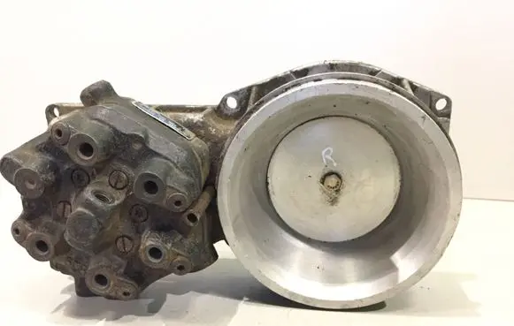 Audi 100 200 5000 C3 Fuel distributor 035133353AB 0438120185 0438100125