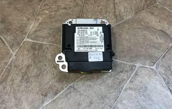 Mercedes-Benz GLE (W166 - C292) Airbag control unit/module A1669000220