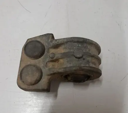 Volvo V70 Engine mount bracket 9445335