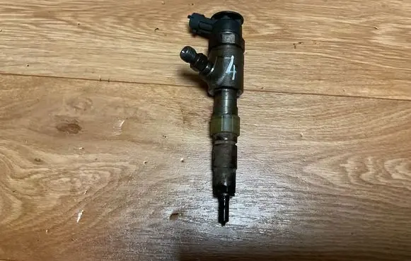 Peugeot Partner Fuel injector 0445110340