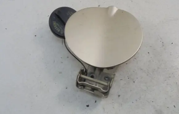 Suzuki Grand Vitara II Fuel tank cap trim 