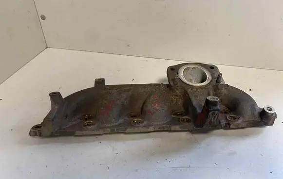 Volvo S80 Exhaust manifold 30637921