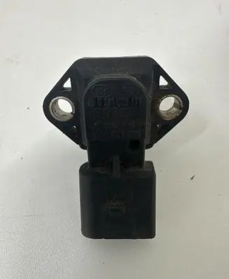Audi A6 S6 C5 4B Air pressure sensor 0281002177 038906051