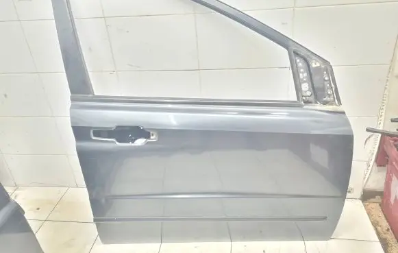 SsangYong Kyron Front door