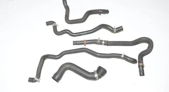 BMW M5 Engine coolant pipe/hose 9119169 9119168