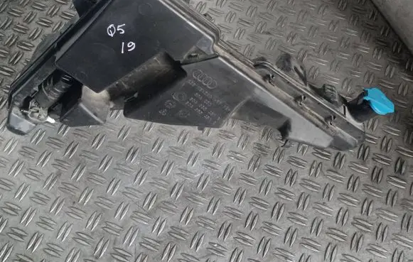 Windshield washer fluid reservoir/tank