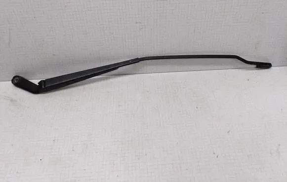 Skoda Octavia Mk1 (1U) Front wiper blade arm 1J1955410A