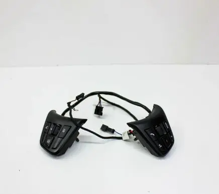 Steering wheel buttons/switches