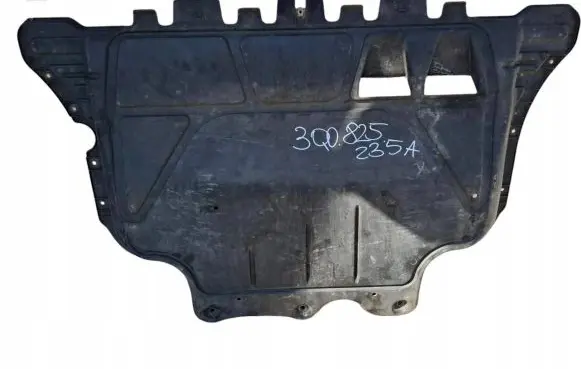 Volkswagen Arteon Engine splash shield/under tray 3Q0825544