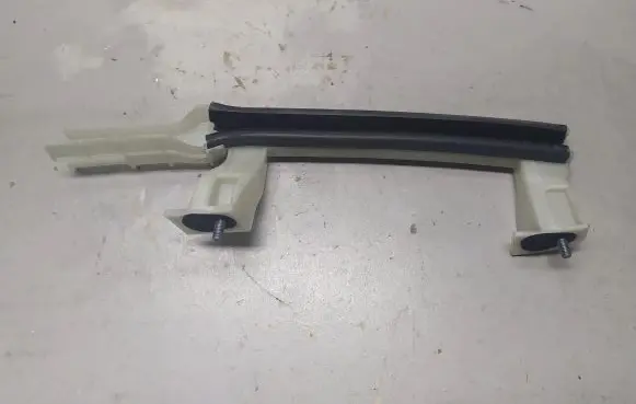 Peugeot 2008 II Front door windshield rail 9826098780