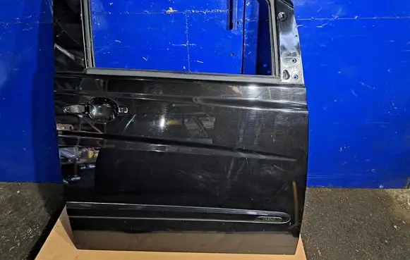 Mercedes-Benz Vito Viano W639 Front door A6397200224