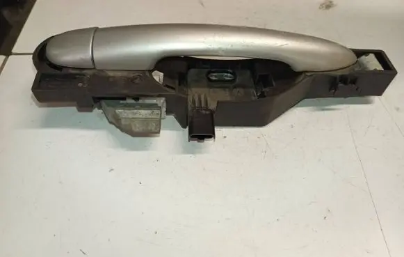 Renault Laguna III Front door exterior handle 226526