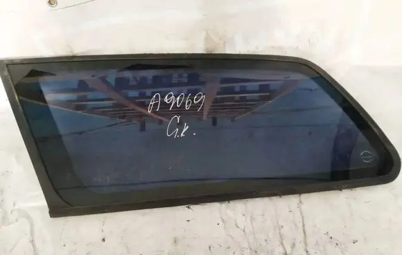 Volvo V50 Rear side window
